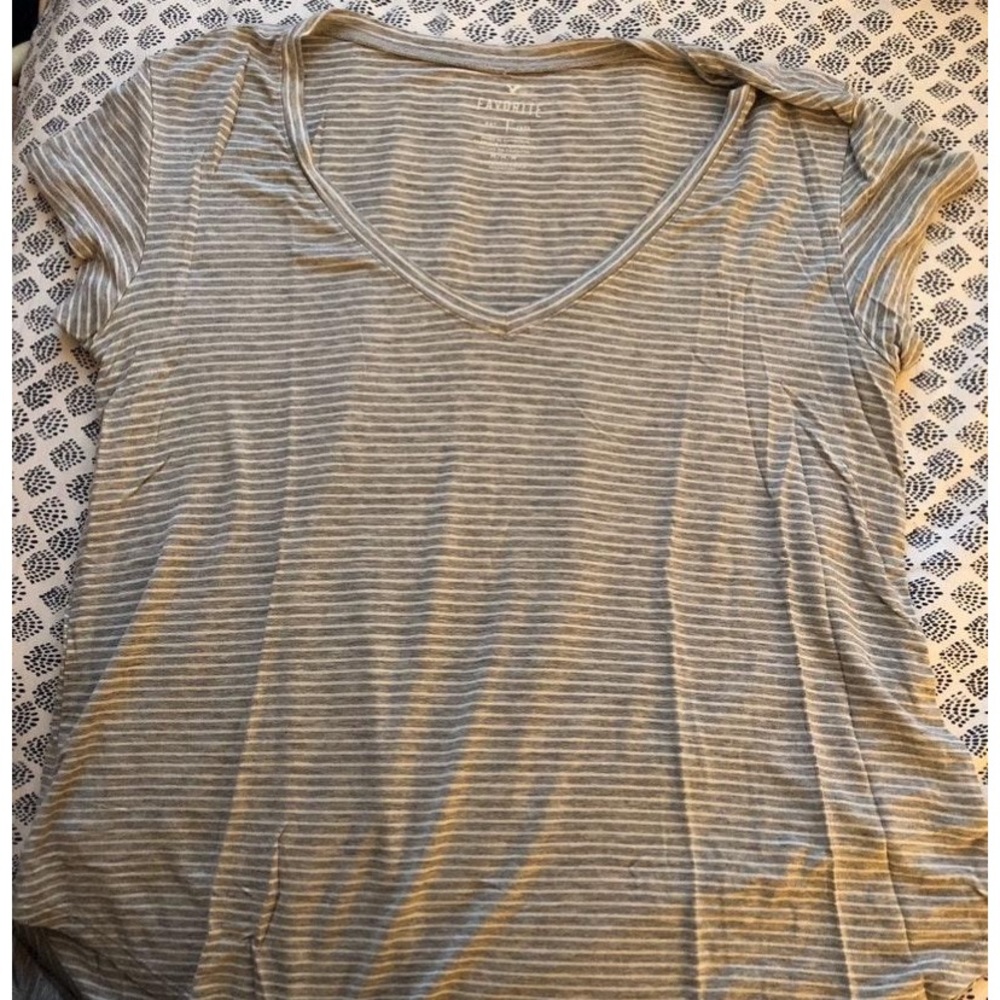 American Eagle Outfitters T Shirt
